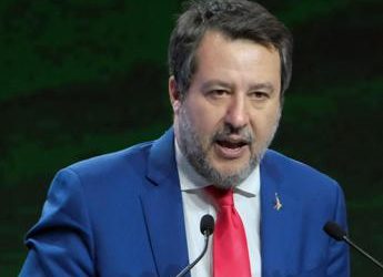 Treni, Salvini: “Incendi e guasti finiti dopo gli esposti”