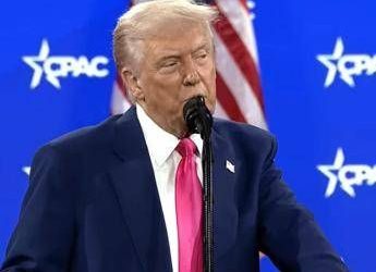 Trump, l’attacco a Biden con parolaccia