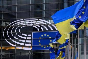 Ucraina, Ue cerca unità su aiuti a Kiev e vara altre sanzioni contro la Russia