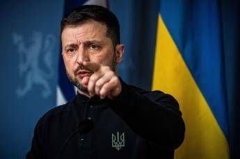 Ucraina, Zelensky a leader Ue: “Serve sostegno con soldi e armi”